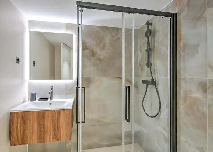 Luxurious&air-conditioned - Opera *